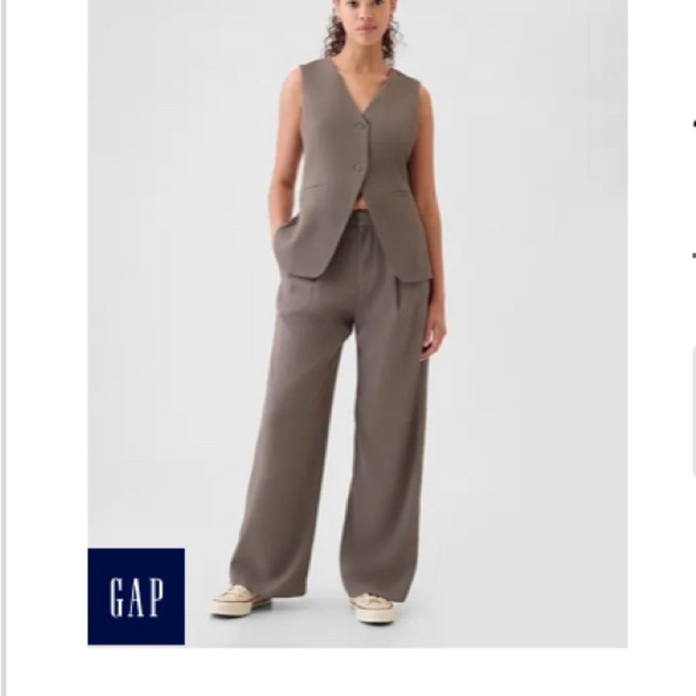 GAP Women's 365 High Rise Pleated Trousers